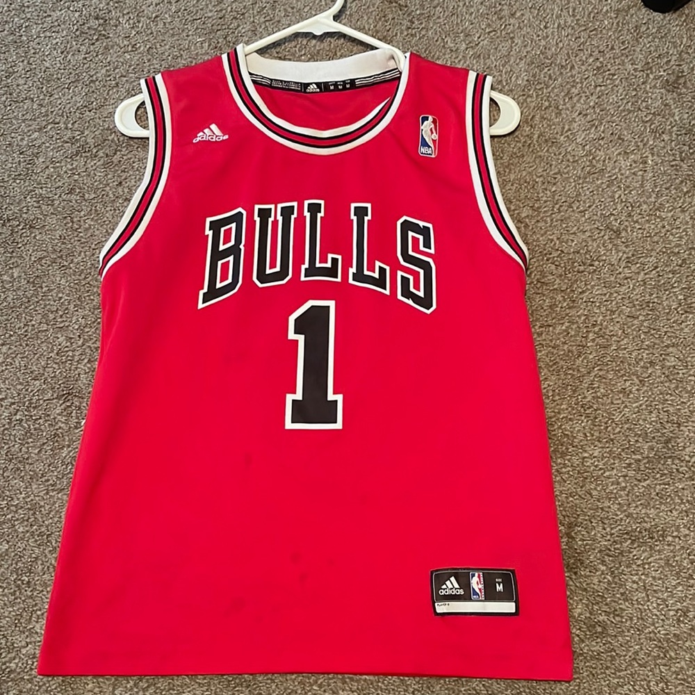 Derrick rose basketball jersey